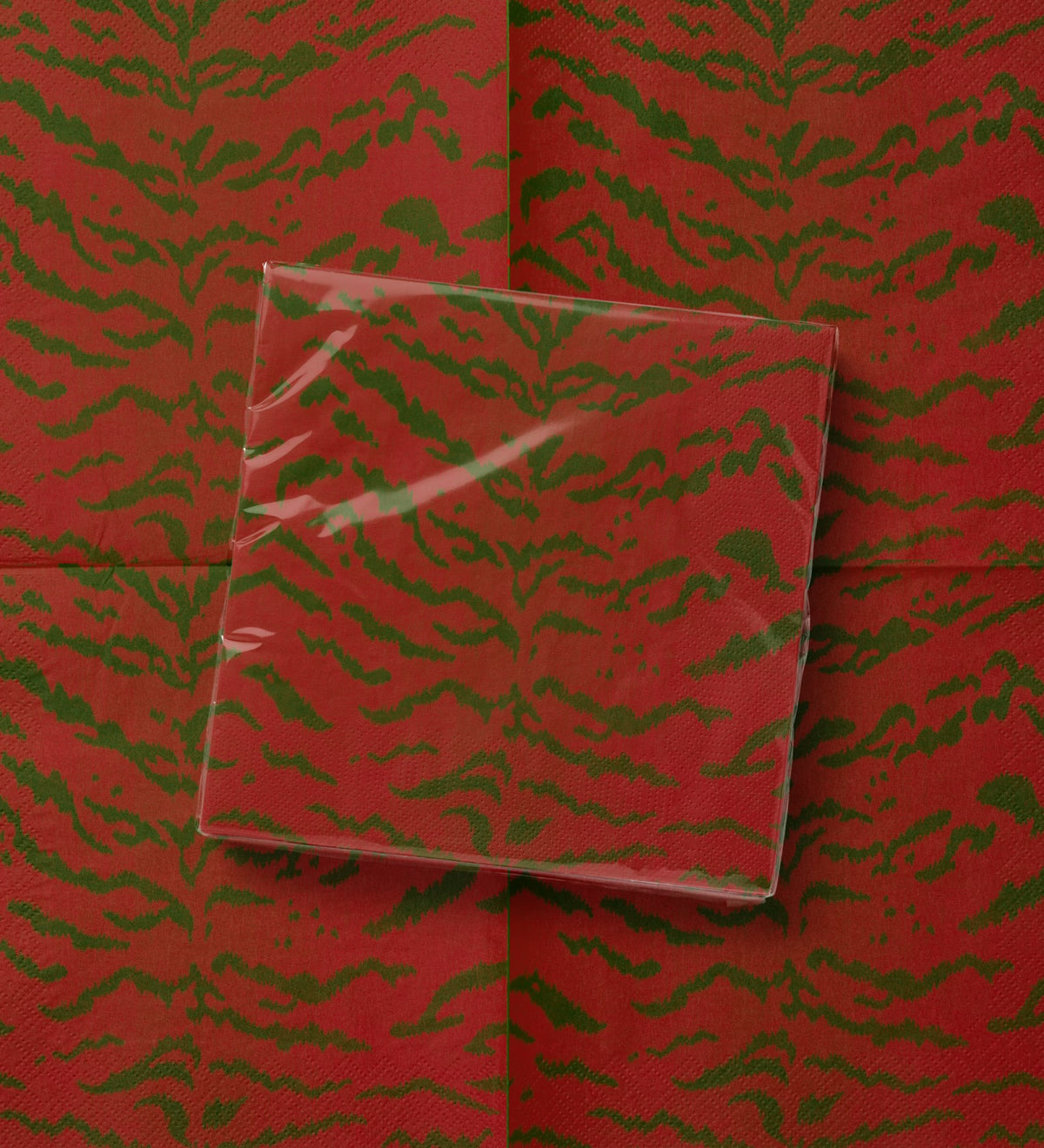 Vintage Voyagers France Noël Le Tigre Paper Napkins