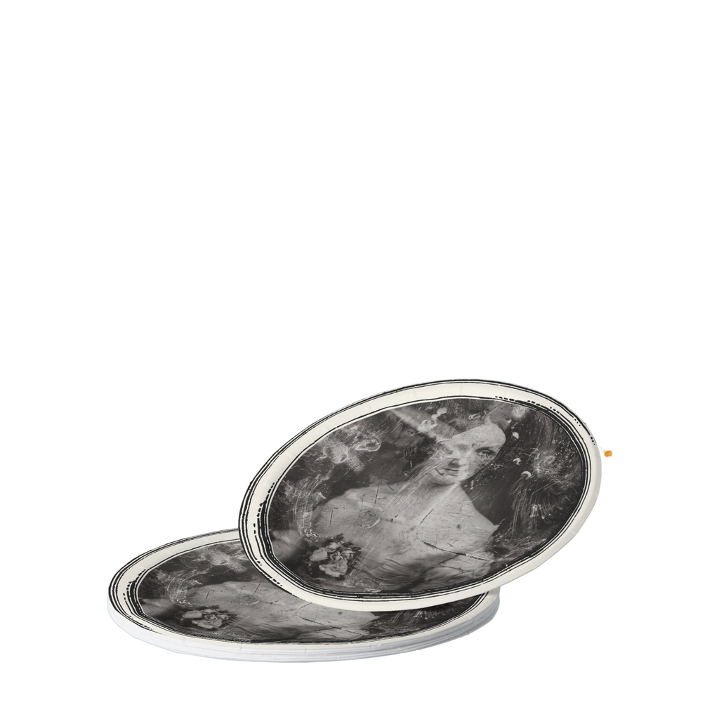 La Comtesse ghost paper plates, Halloween place setting