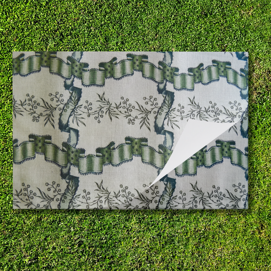Ribbon paper placemat — folded