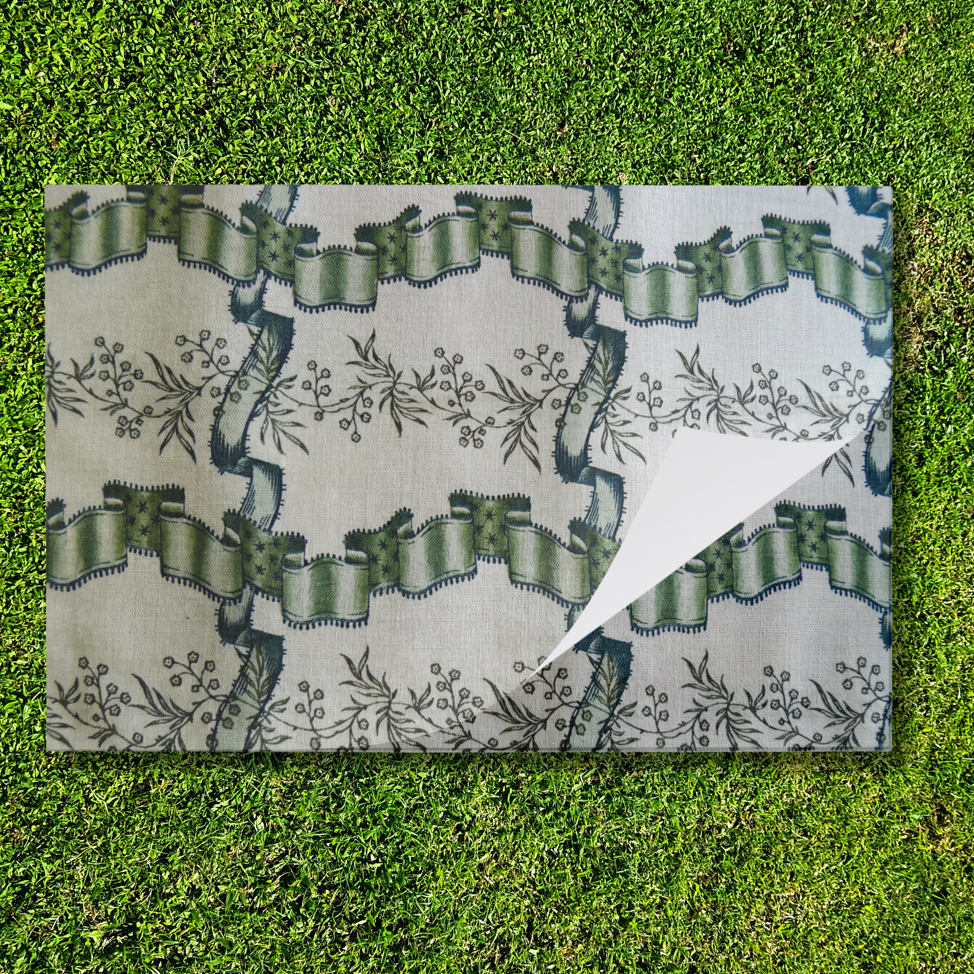 Ribbon paper placemat — folded
