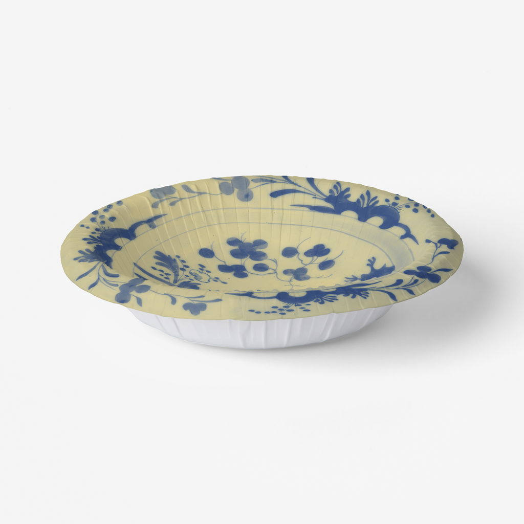 La Chinoiserie Porcelain chinoiserie garden paper plate angled